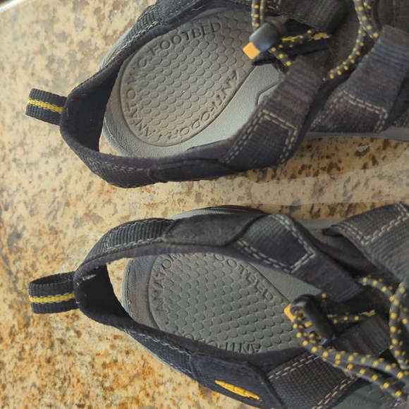 Keen Sandals - Picture 3 of 3